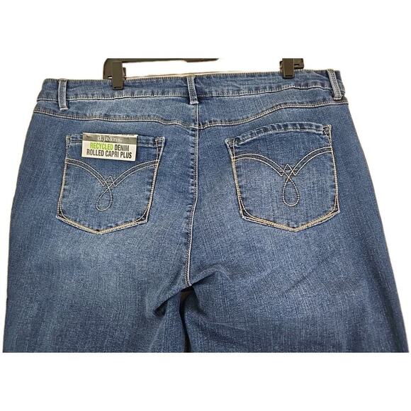 d.jeans ~Woman Plus Size 22W~ Blue Denim Recycled Denim Rolled Capri Jeans NWT. - Picture 11 of 15